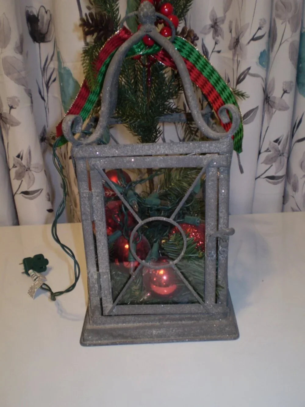 VINTAGE METAL AND GLASS CHRISTMAS DECOR LANTERN